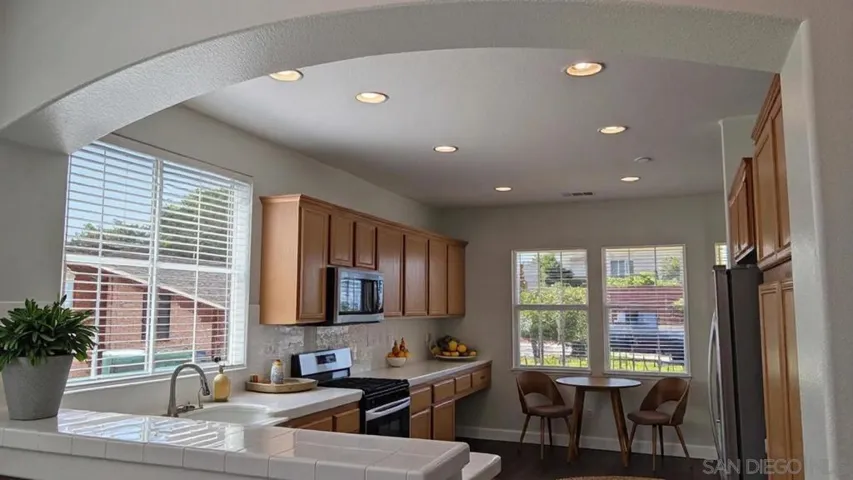 Kitchen: https://zimg.paragon.ice.com/ParagonImages/Property/PA/SDMLS/-529249/18/533/400/8db7dbd83e3e745e25c3f3c79ee99d6d/3/b08d14c896285101f9458873746e5af9/-529249-e754bdaa-cf36-4a89-81e8-2149ec4564c7.JPG