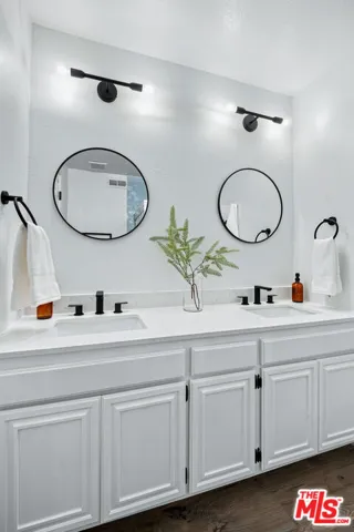 21811 Saticoy Street 23, Los Angeles, California 91304