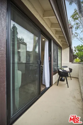 21811 Saticoy Street 23, Los Angeles, California 91304