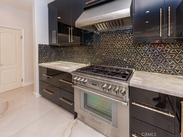 28408 Hidden Hills Drive, Saugus, California 91390