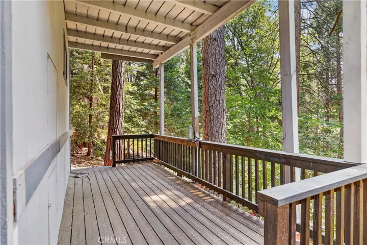 1039 Lausanne, Crestline, California 92325 — photo 5