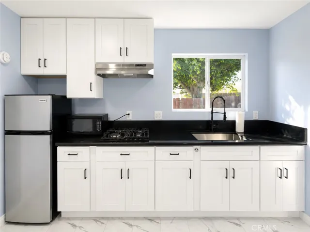 1609 W Badillo Adu, San Dimas, California 91773