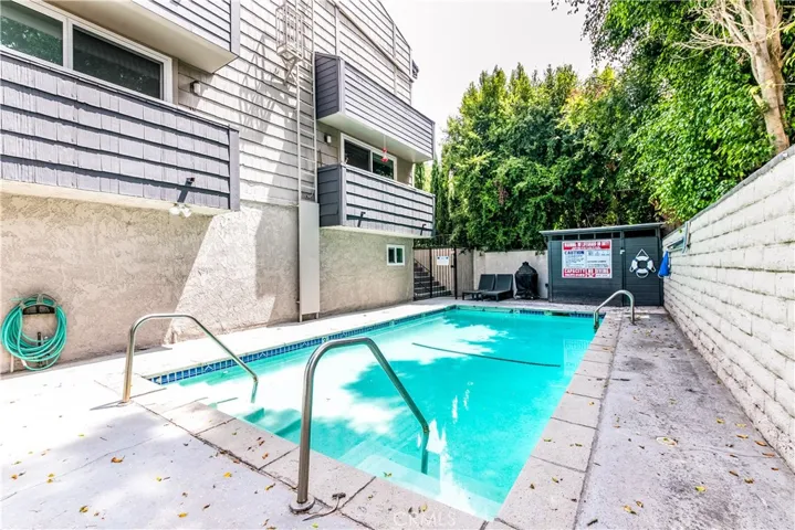 12416 Magnolia Boulevard 9, Valley Village, California 91607