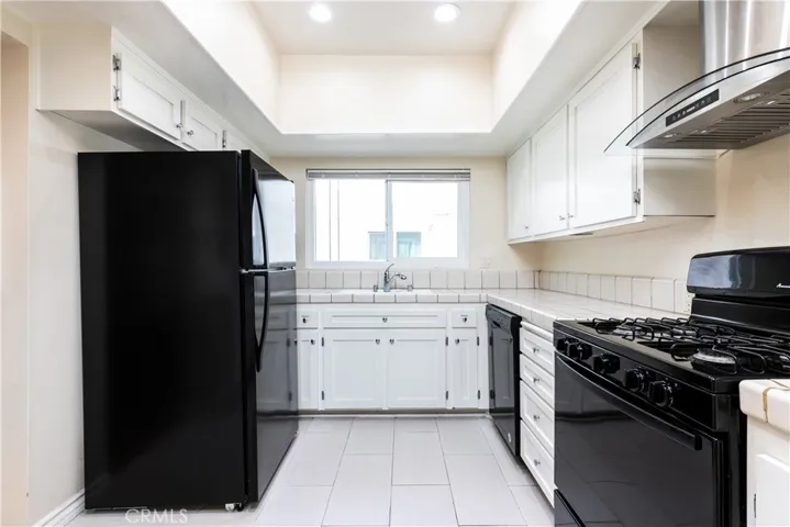 12416 Magnolia Boulevard 9, Valley Village, California 91607