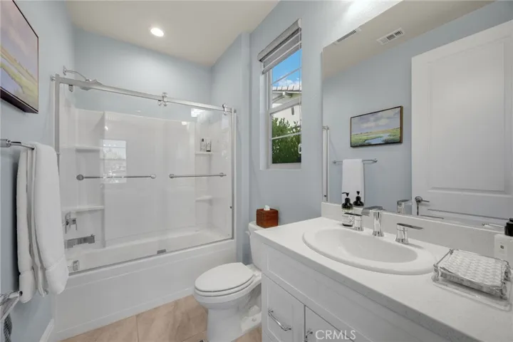 Downstairs Suite bathroom