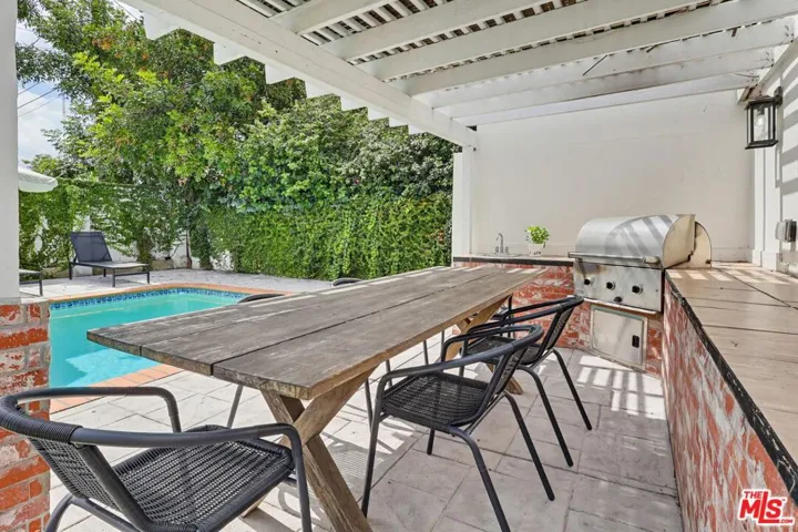 12836 Waddell Street, Valley Village, California 91607