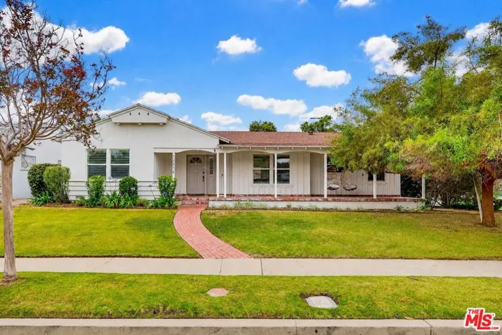 12836 Waddell Street, Valley Village, California 91607
