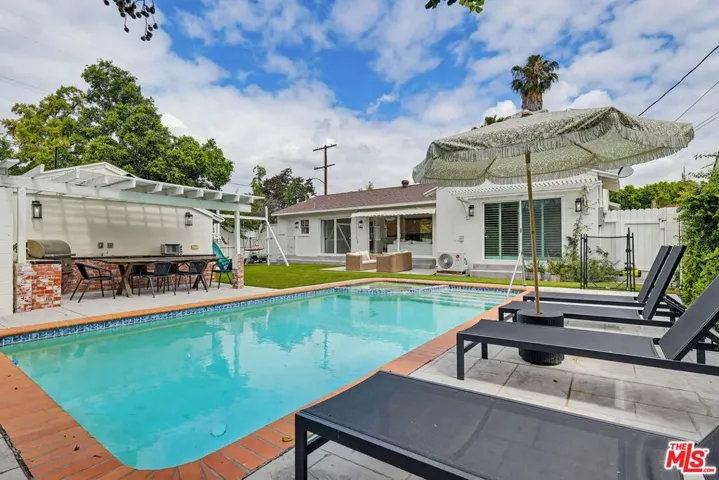 12836 Waddell Street, Valley Village, California 91607