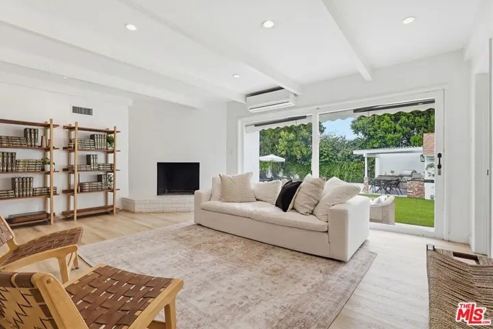 12836 Waddell Street, Valley Village, California 91607