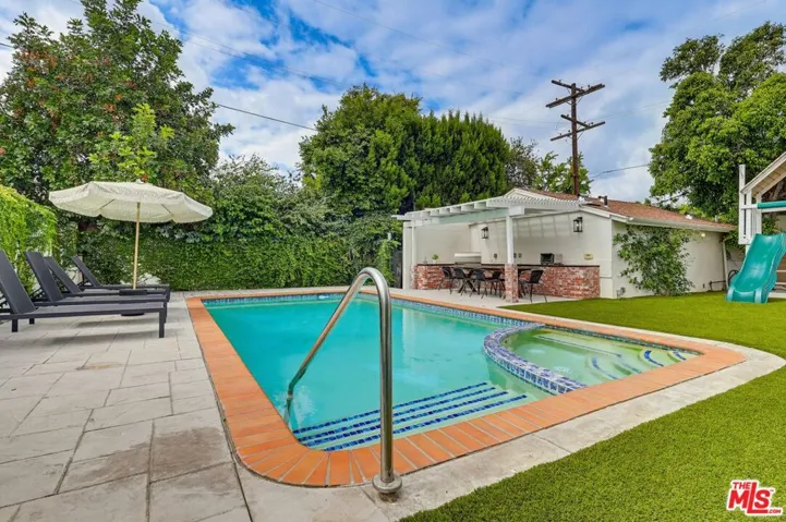 12836 Waddell Street, Valley Village, California 91607
