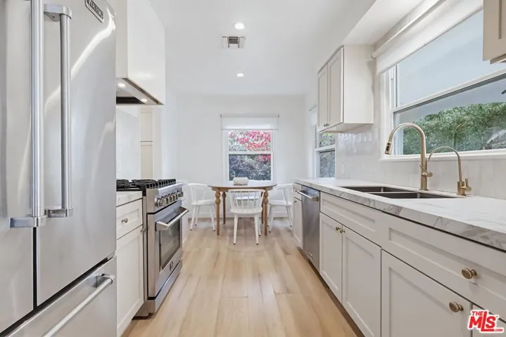 12836 Waddell Street, Valley Village, California 91607