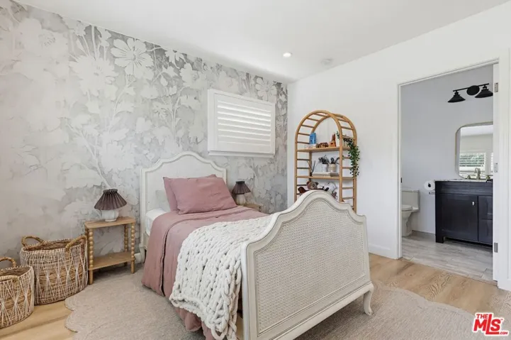 12836 Waddell Street, Valley Village, California 91607