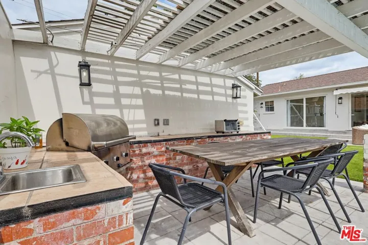 12836 Waddell Street, Valley Village, California 91607