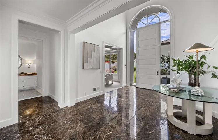 17 Napoli, Newport Beach, California 92660