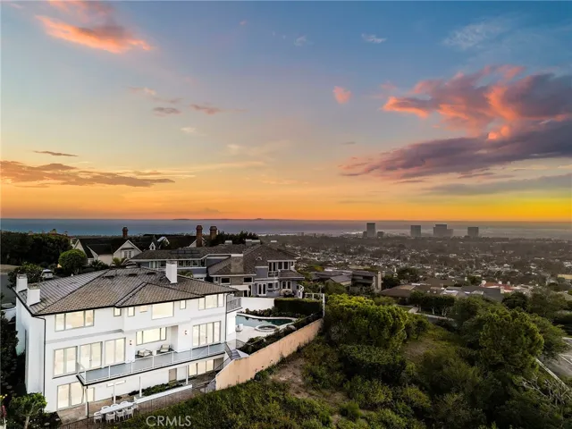 17 Napoli, Newport Beach, California 92660