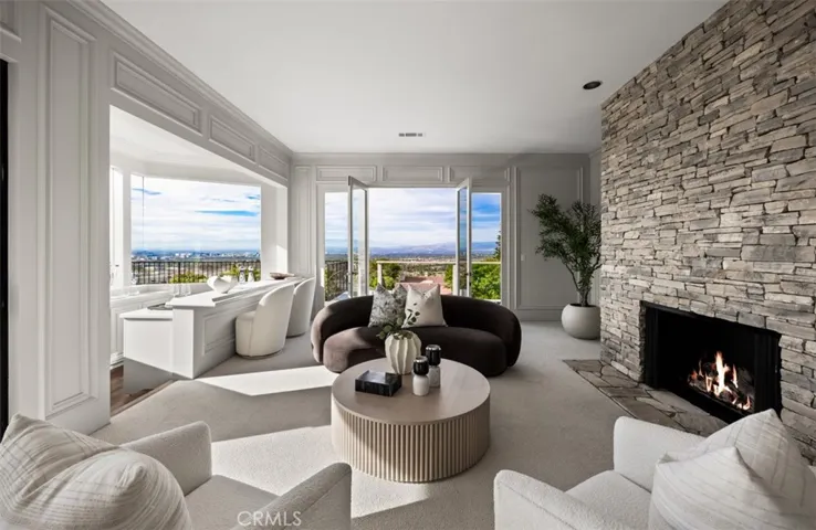17 Napoli, Newport Beach, California 92660