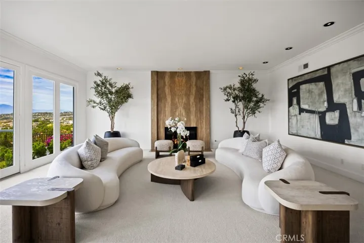 17 Napoli, Newport Beach, California 92660