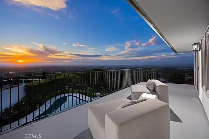 17 Napoli, Newport Beach, California 92660
