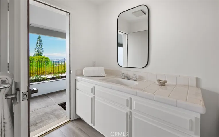 17 Napoli, Newport Beach, California 92660