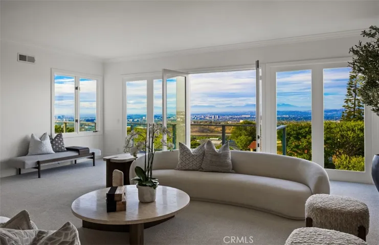 17 Napoli, Newport Beach, California 92660