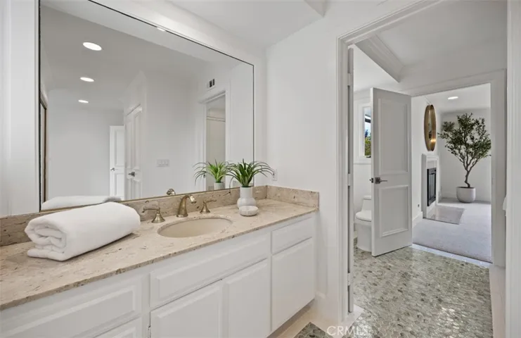17 Napoli, Newport Beach, California 92660