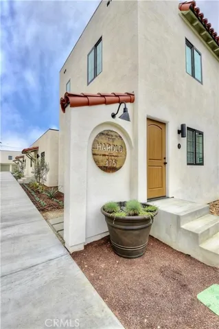 375 Termino Avenue C, Long Beach, California 90814
