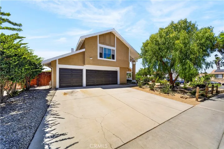 990 Queensdale Ave, Corona, California 92878