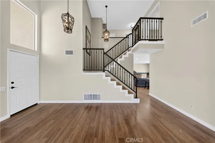 990 Queensdale Ave, Corona, California 92878