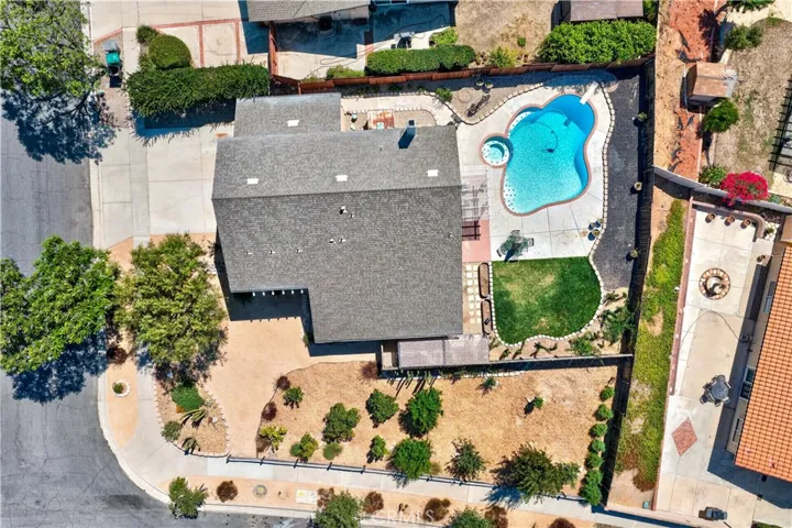 990 Queensdale Ave, Corona, California 92878