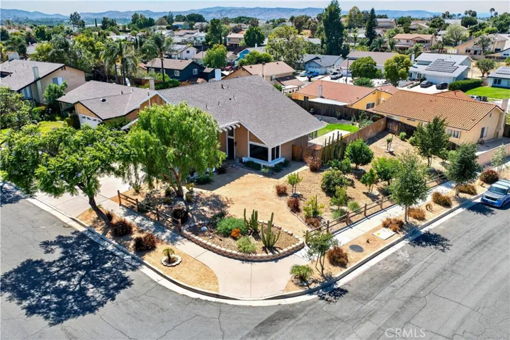 990 Queensdale Ave, Corona, California 92878