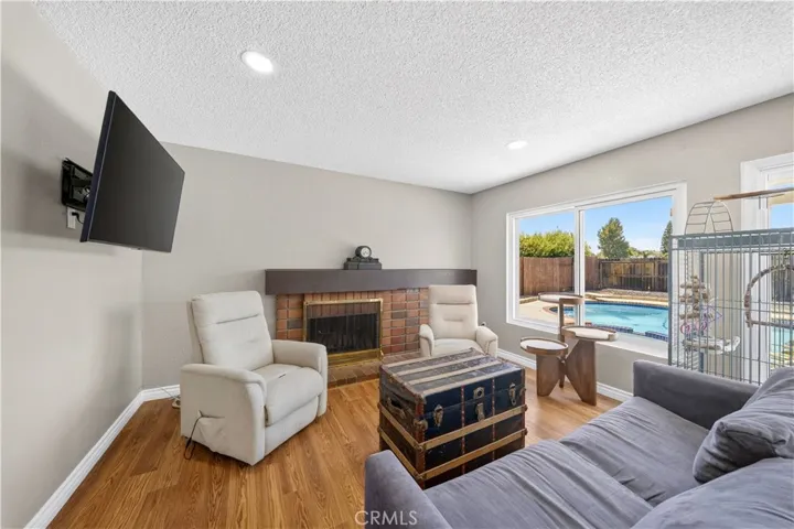 990 Queensdale Ave, Corona, California 92878