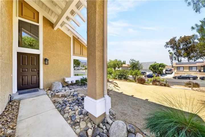 990 Queensdale Ave, Corona, California 92878