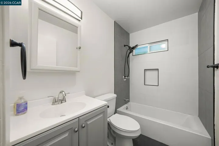 1 N Lake Cir, Antioch, California 94509