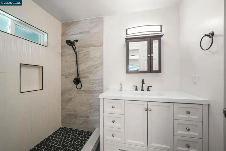 1 N Lake Cir, Antioch, California 94509