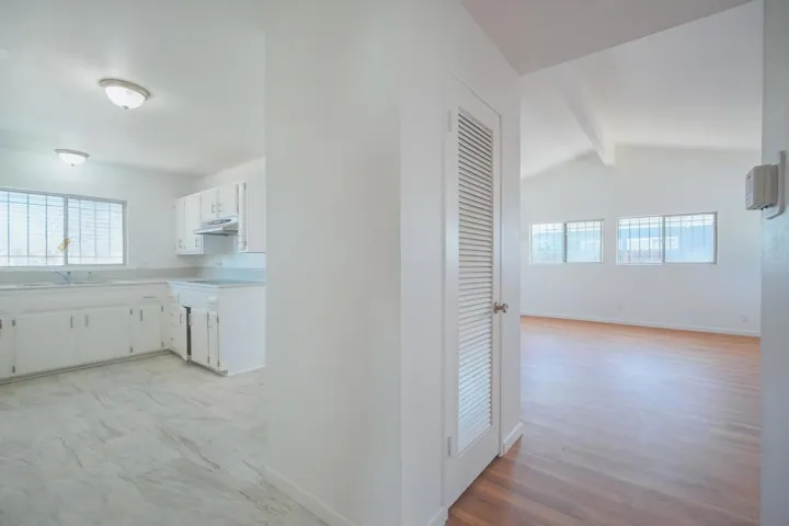 6837 Forum St, San Diego, California 92111