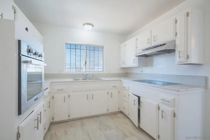 6837 Forum St, San Diego, California 92111