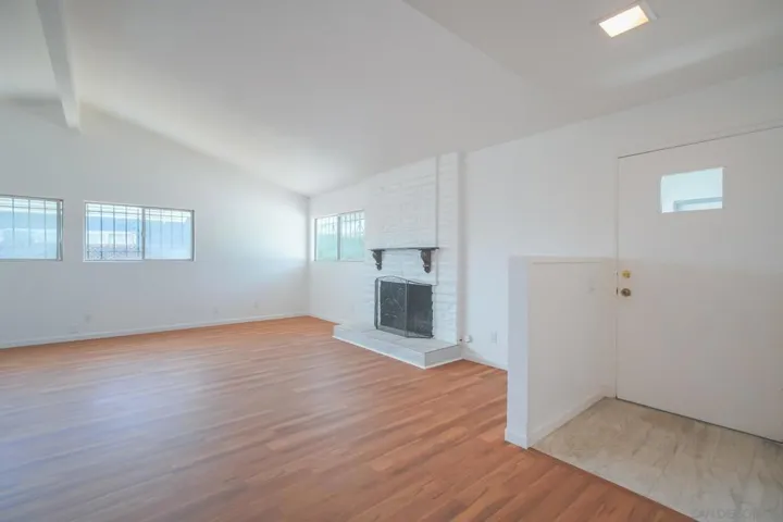 6837 Forum St, San Diego, California 92111