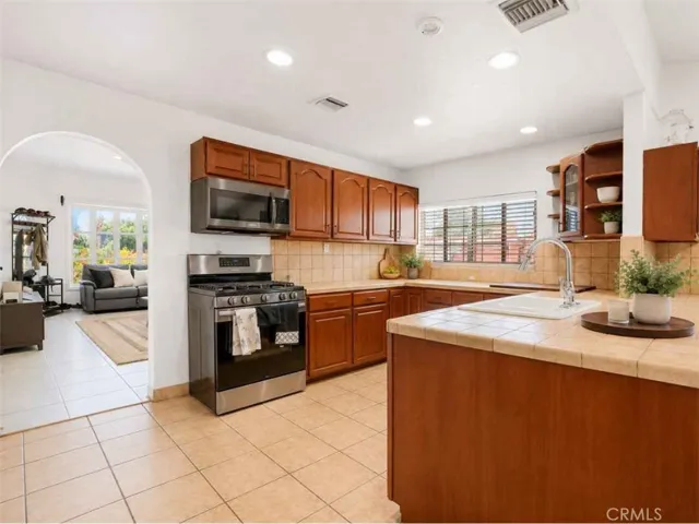 606 N Park, Pomona, California 91768