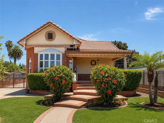 606 N Park, Pomona, California 91768