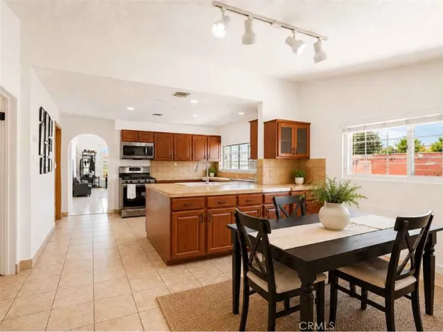 606 N Park, Pomona, California 91768