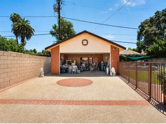 606 N Park, Pomona, California 91768