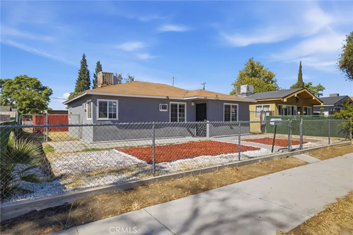 1115 19 St, Bakersfield, California 93305
