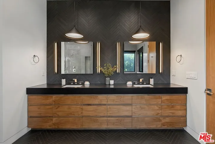 14812 Morrison Street, Sherman Oaks, California 91403