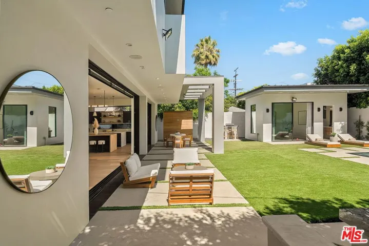 14812 Morrison Street, Sherman Oaks, California 91403