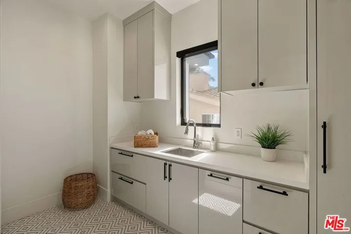 14812 Morrison Street, Sherman Oaks, California 91403