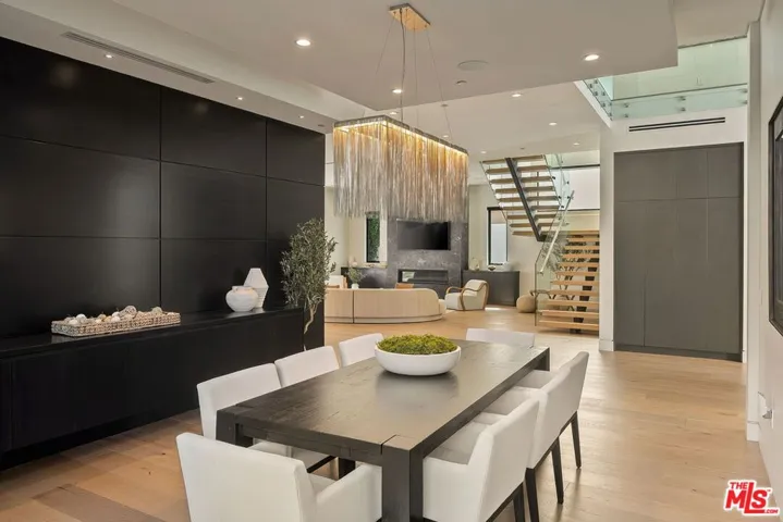 14812 Morrison Street, Sherman Oaks, California 91403