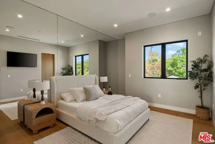 14812 Morrison Street, Sherman Oaks, California 91403