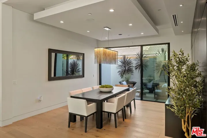 14812 Morrison Street, Sherman Oaks, California 91403