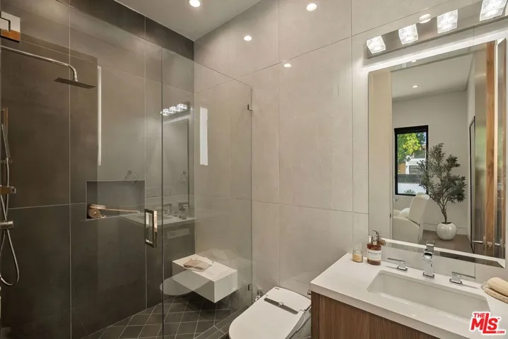 14812 Morrison Street, Sherman Oaks, California 91403
