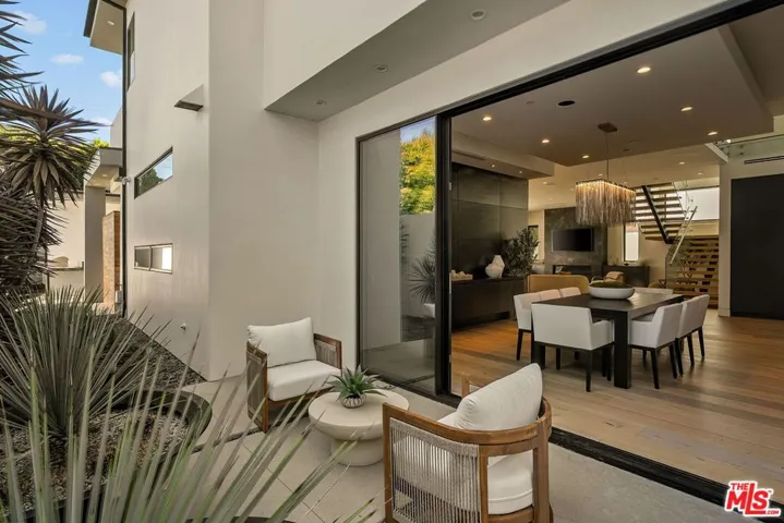14812 Morrison Street, Sherman Oaks, California 91403